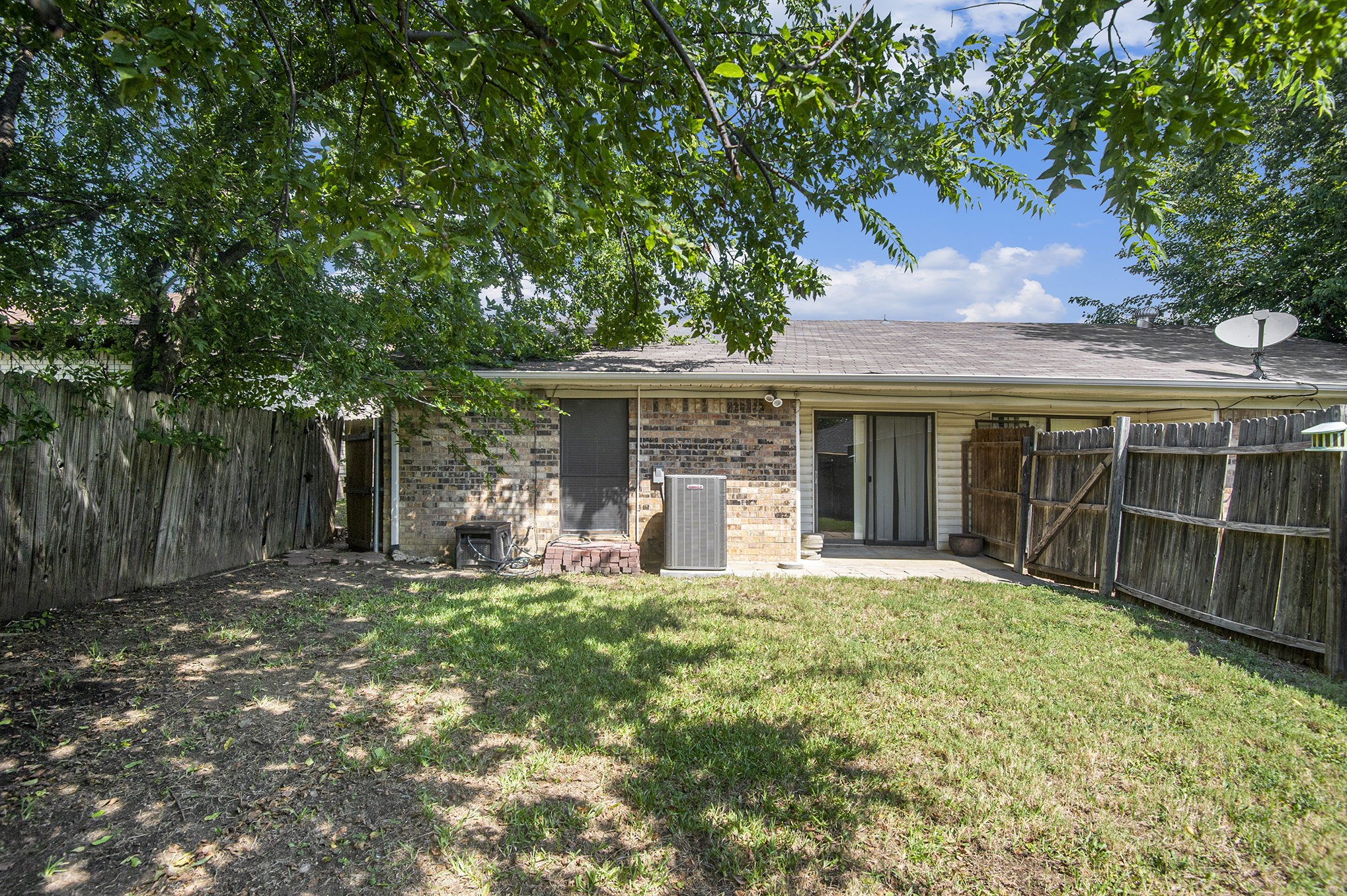 6819 W Cleburne Road Fort Worth TX 76133