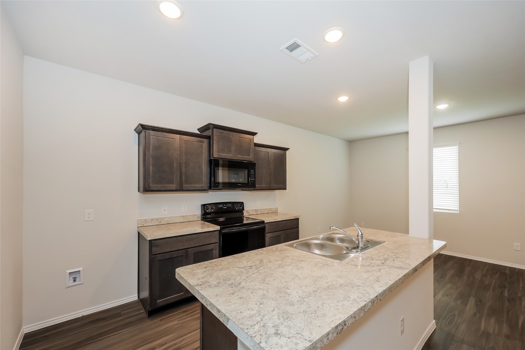 1310 Esther Lane Ennis TX 75119
