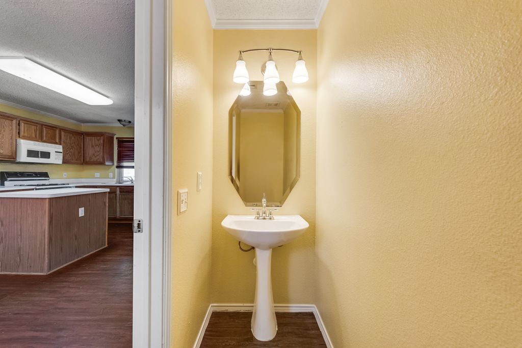220 High Pointe Lane Cedar Hill TX 75104