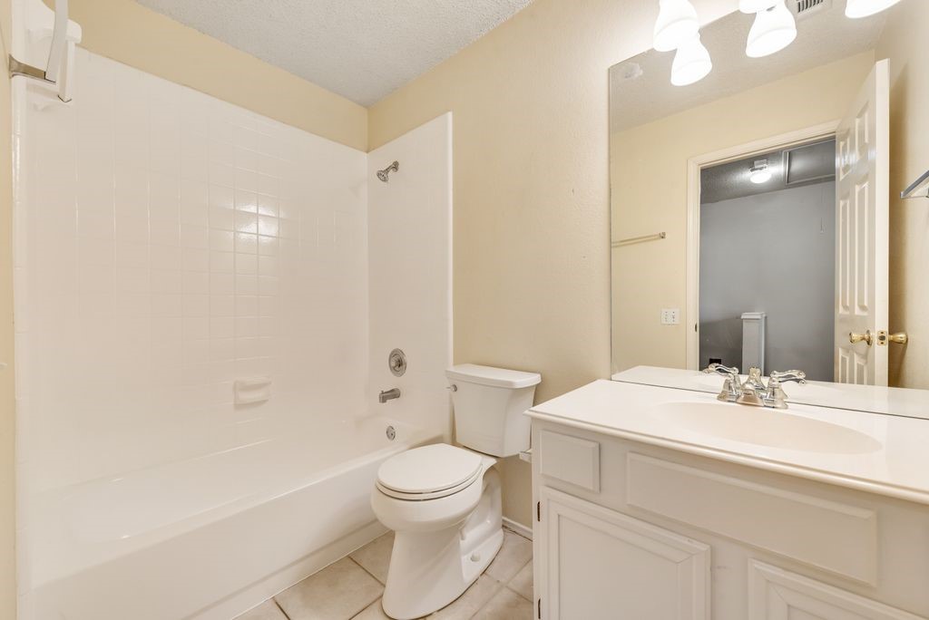 220 High Pointe Lane Cedar Hill TX 75104