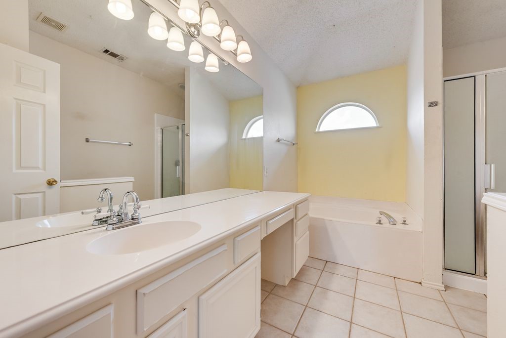 220 High Pointe Lane Cedar Hill TX 75104