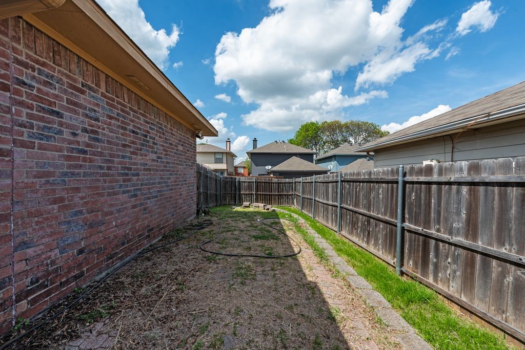 220 High Pointe Lane Cedar Hill TX 75104