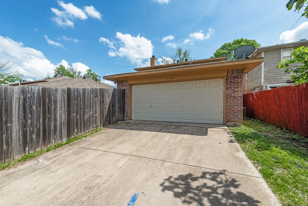 220 High Pointe Lane Cedar Hill TX 75104