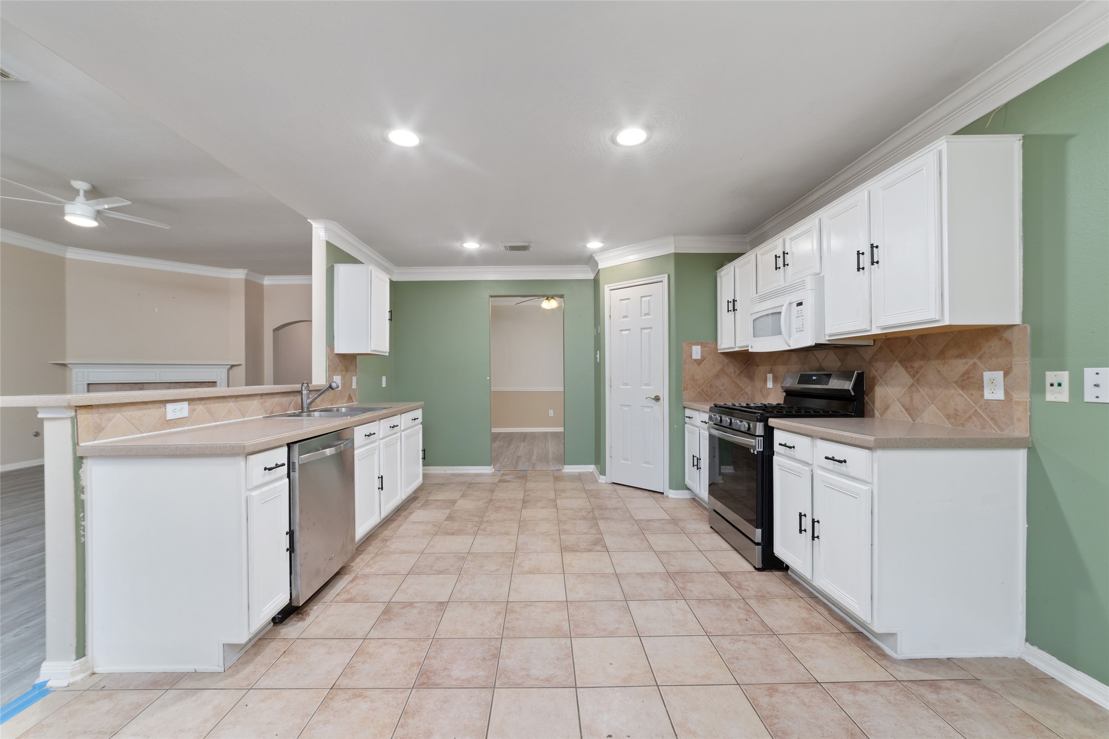 923 N Sky Drive Houston TX 77073