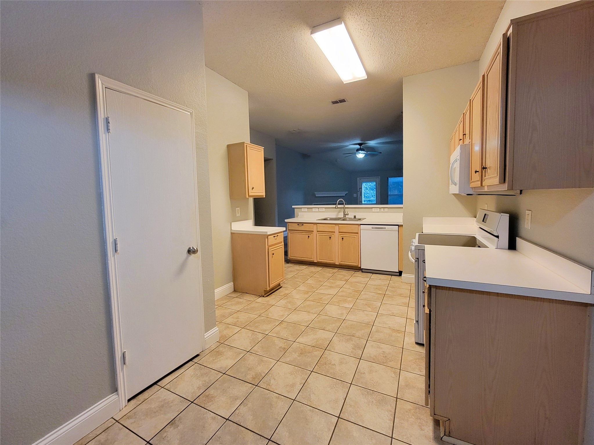 829 Beaver Creek Drive Burleson TX 76028