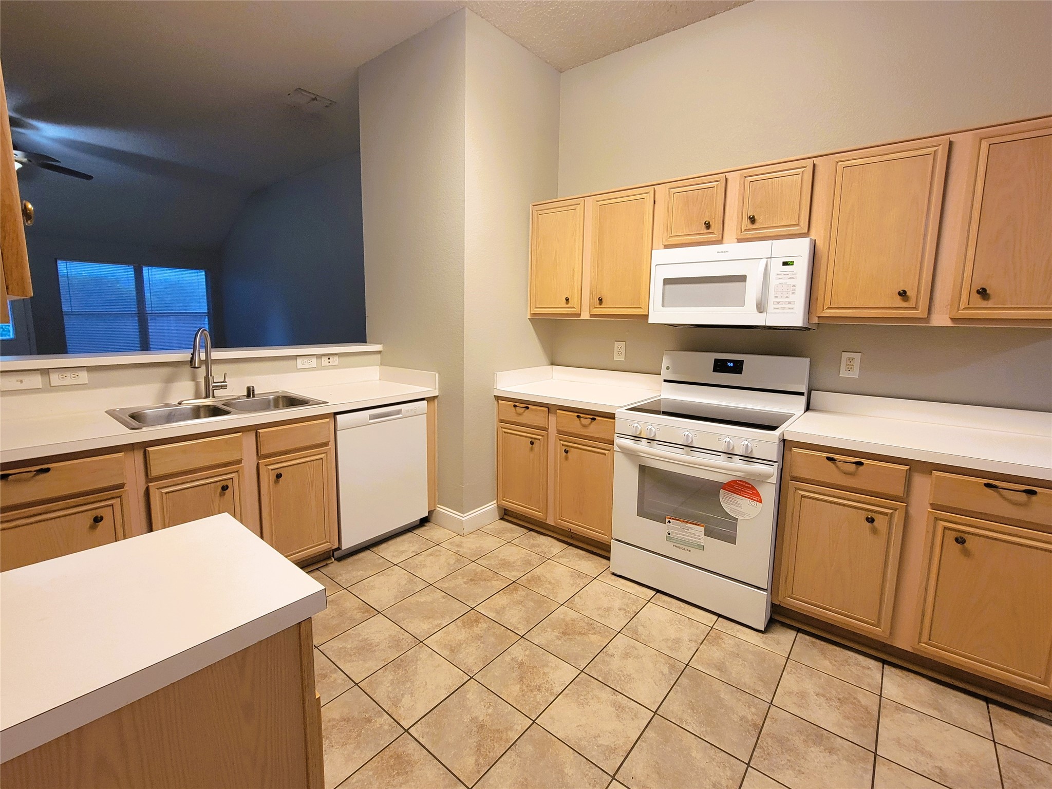 829 Beaver Creek Drive Burleson TX 76028