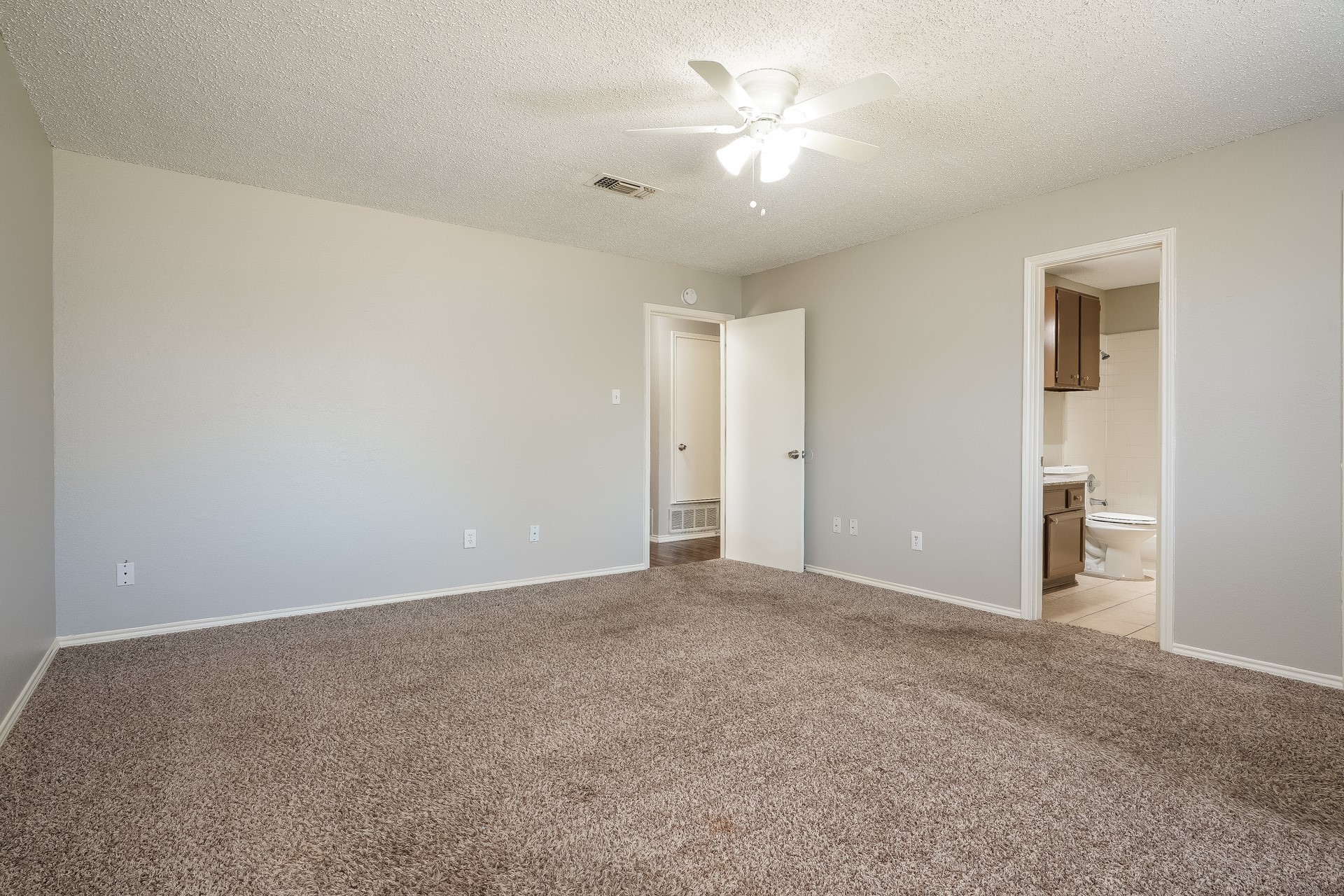 6117 Autumn Springs Drive Arlington TX 76001