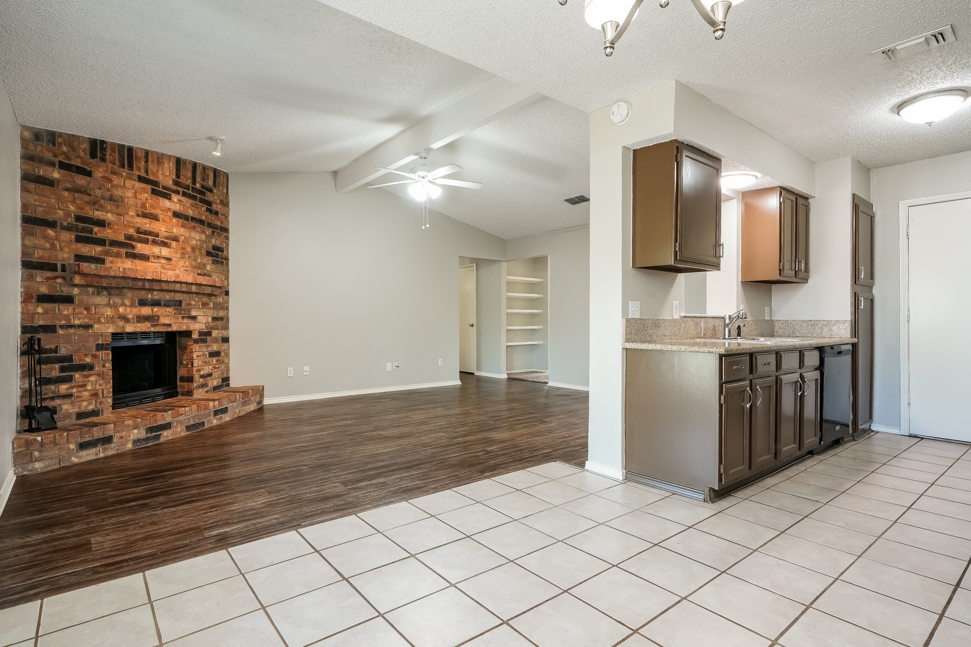 6117 Autumn Springs Drive Arlington TX 76001