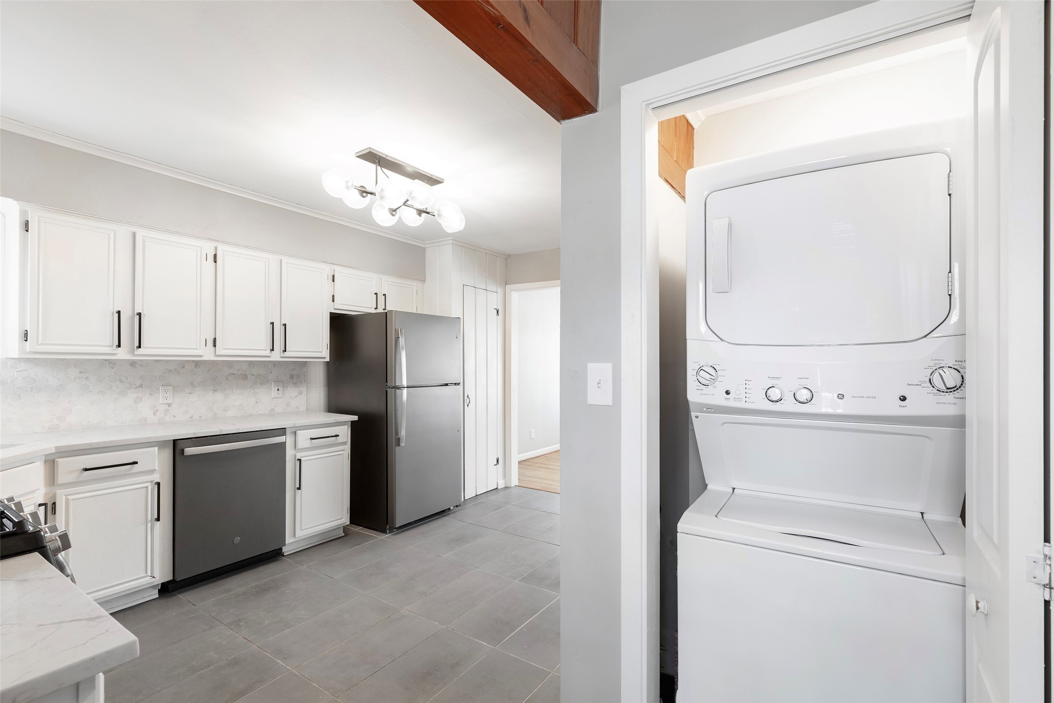 8633 Westglen Dallas TX 75228
