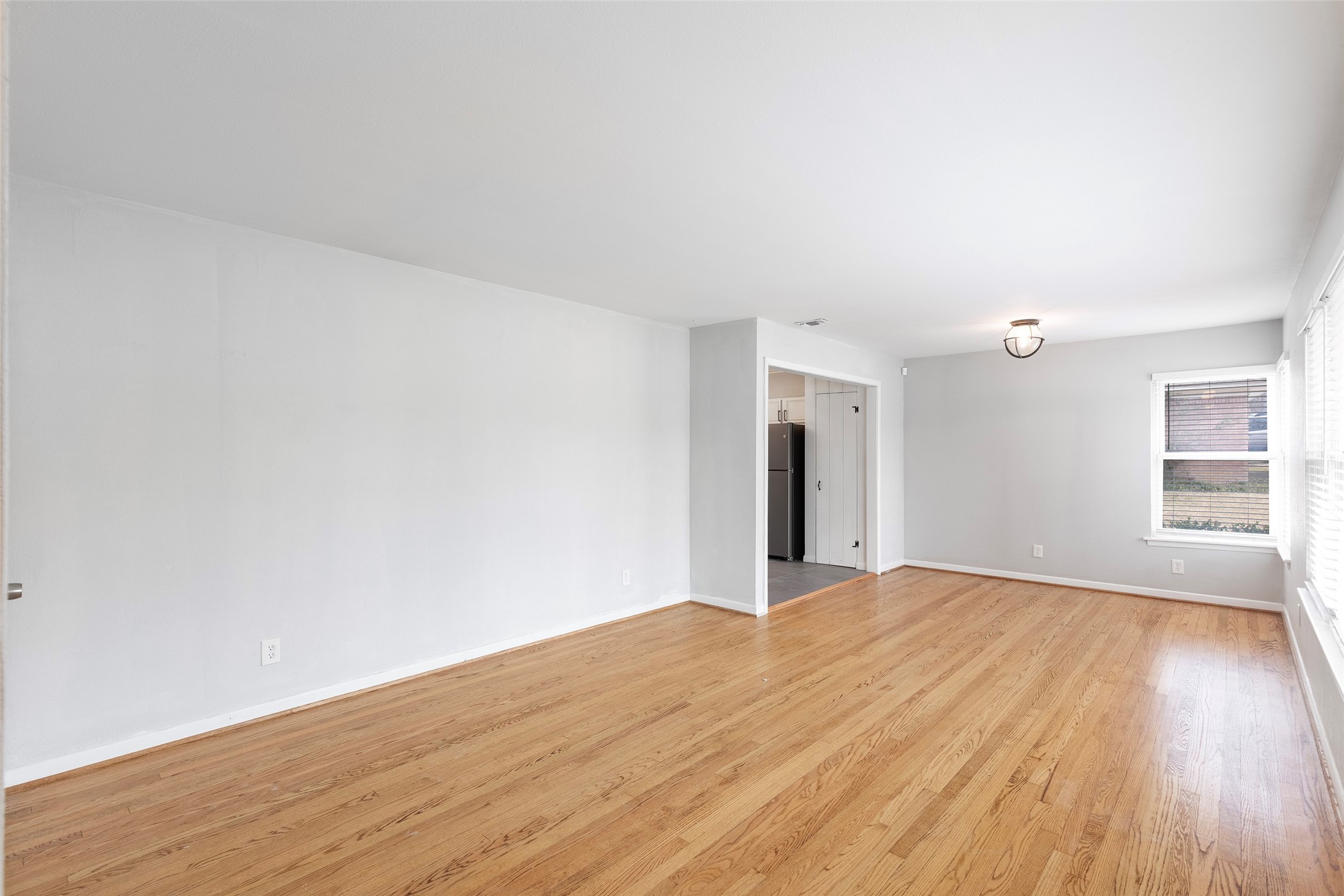 8633 Westglen Dallas TX 75228