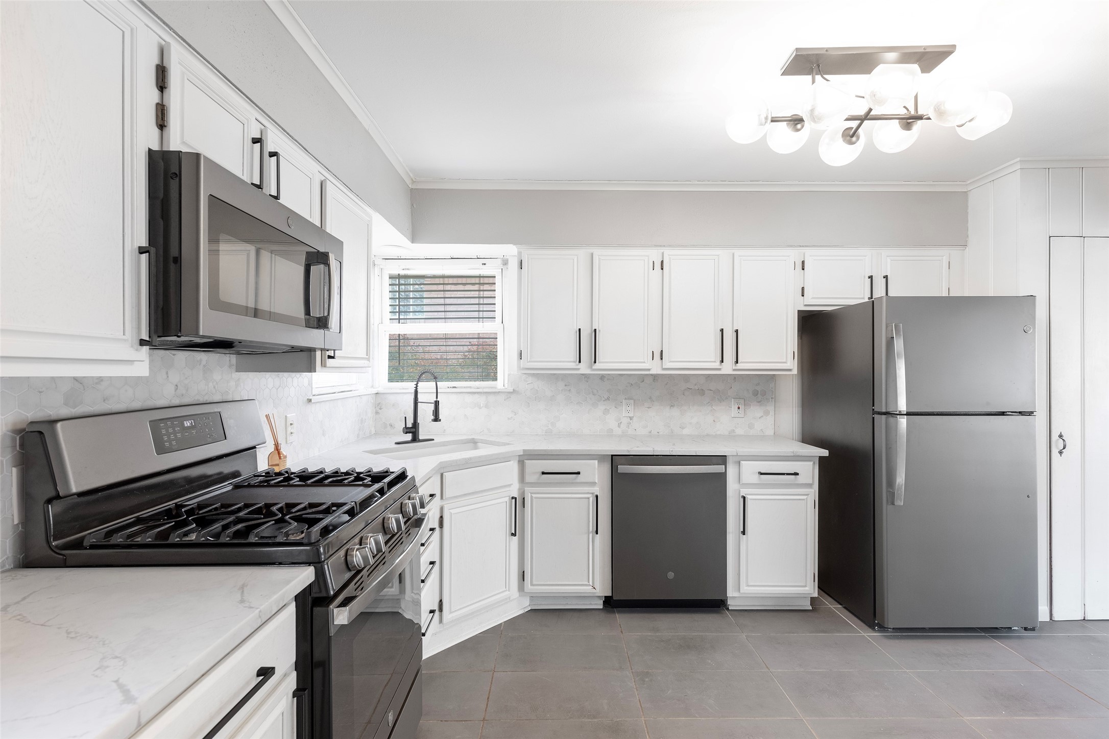 8633 Westglen Dallas TX 75228