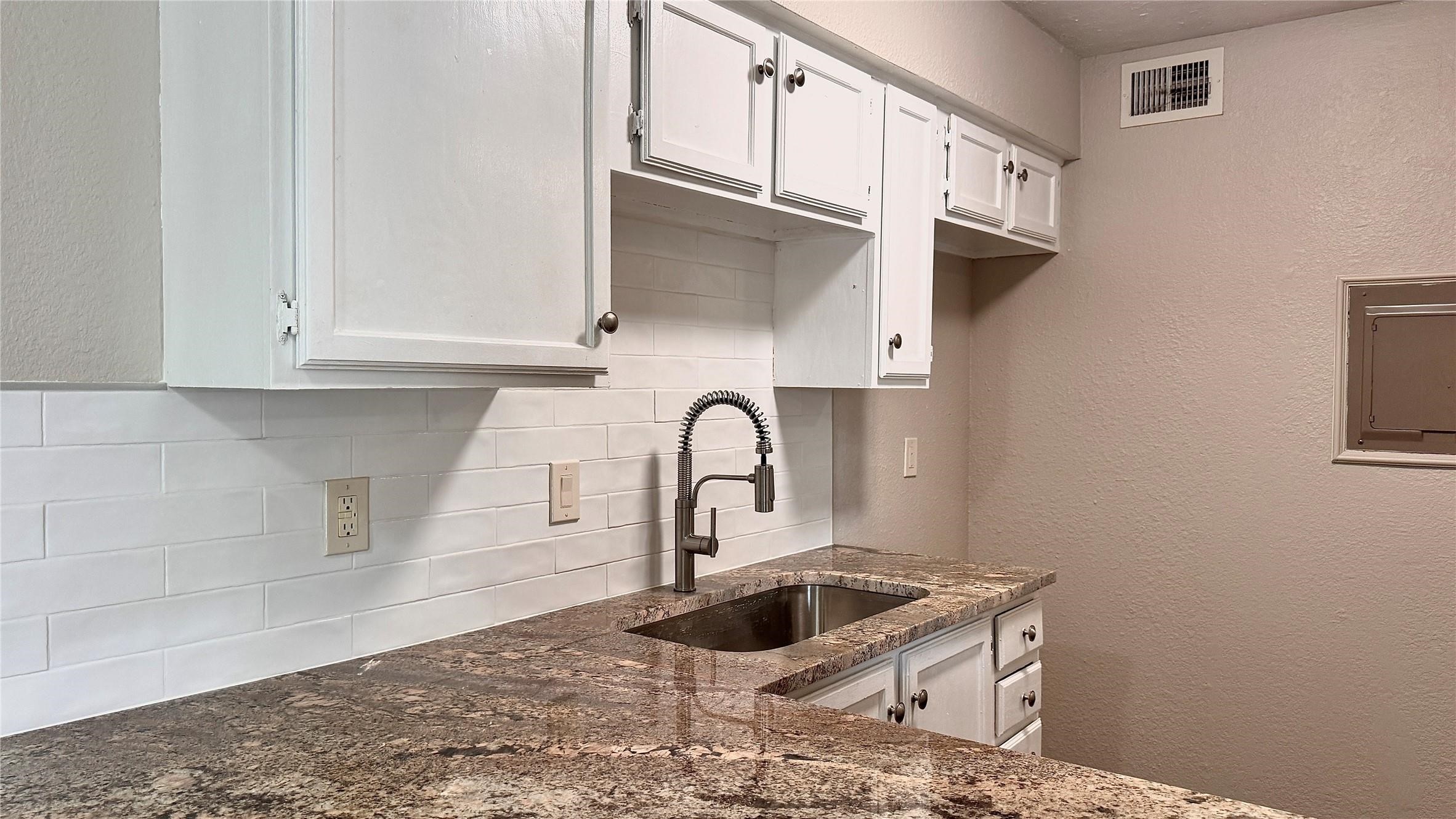 1614 Pecan Chase Circle Arlington TX 76012