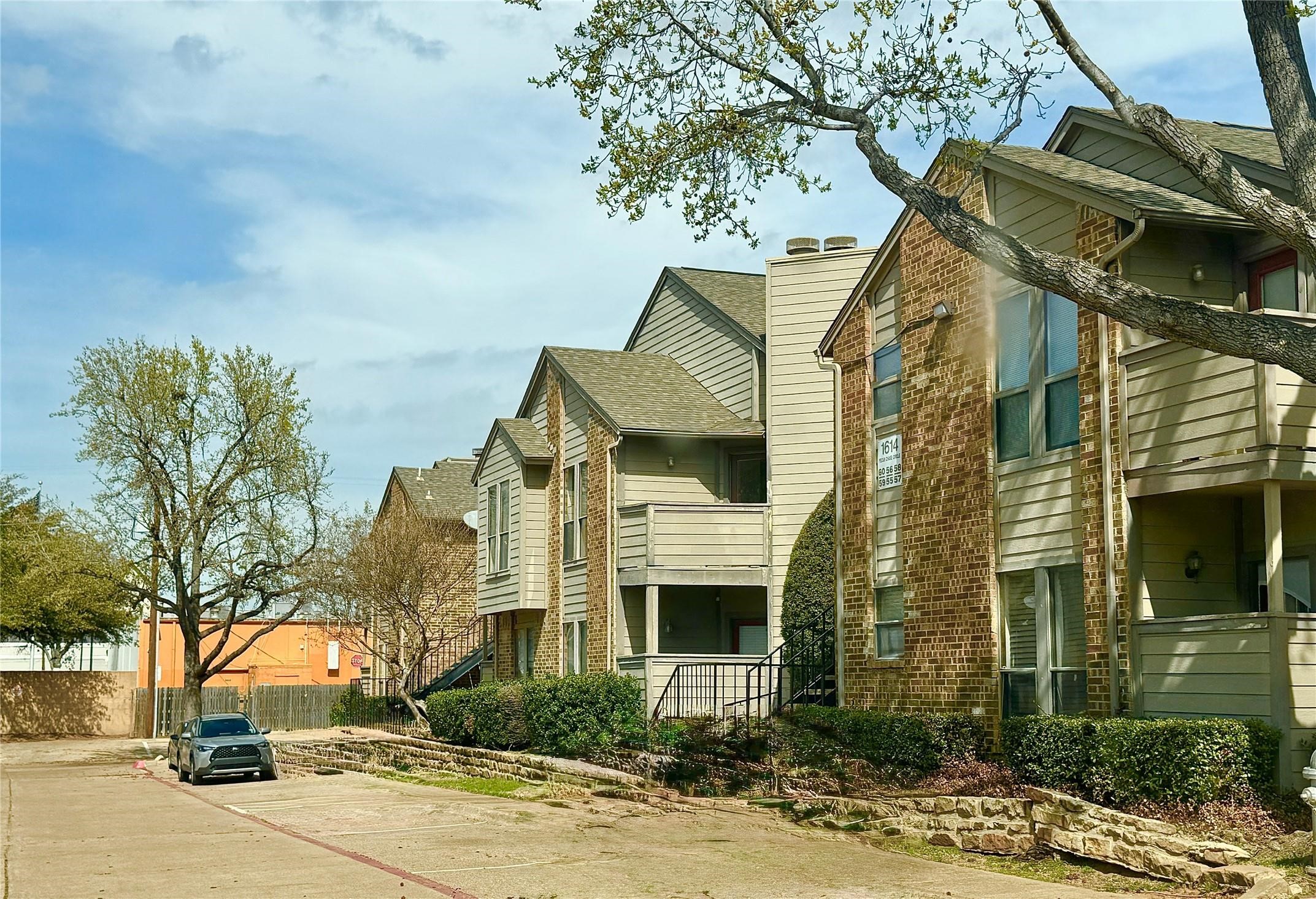 1614 Pecan Chase Circle Arlington TX 76012