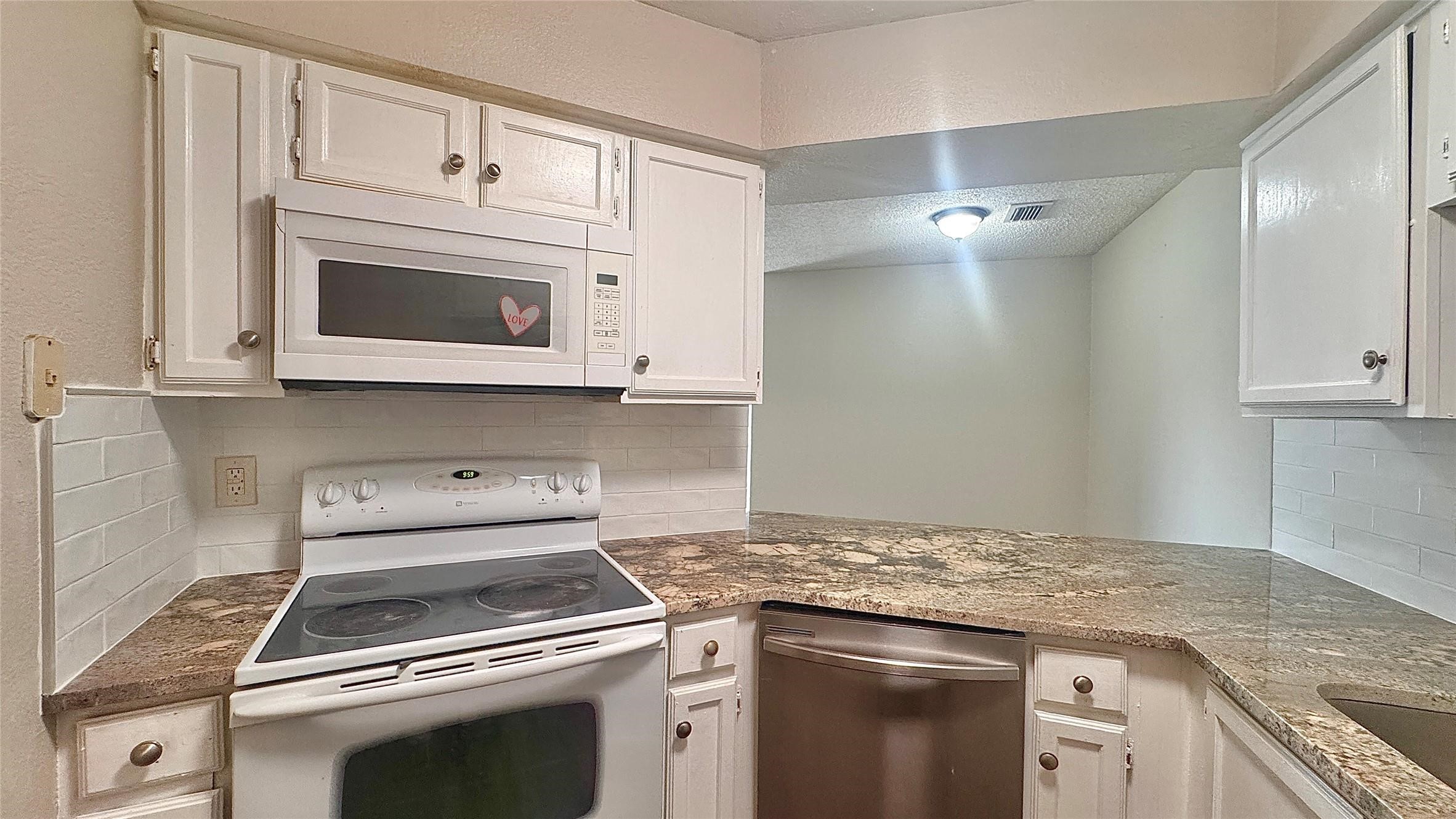 1614 Pecan Chase Circle Arlington TX 76012
