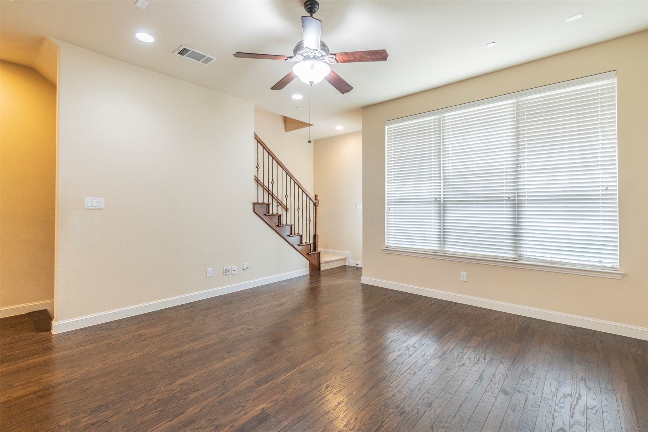 672 Arbol Irving TX 75039