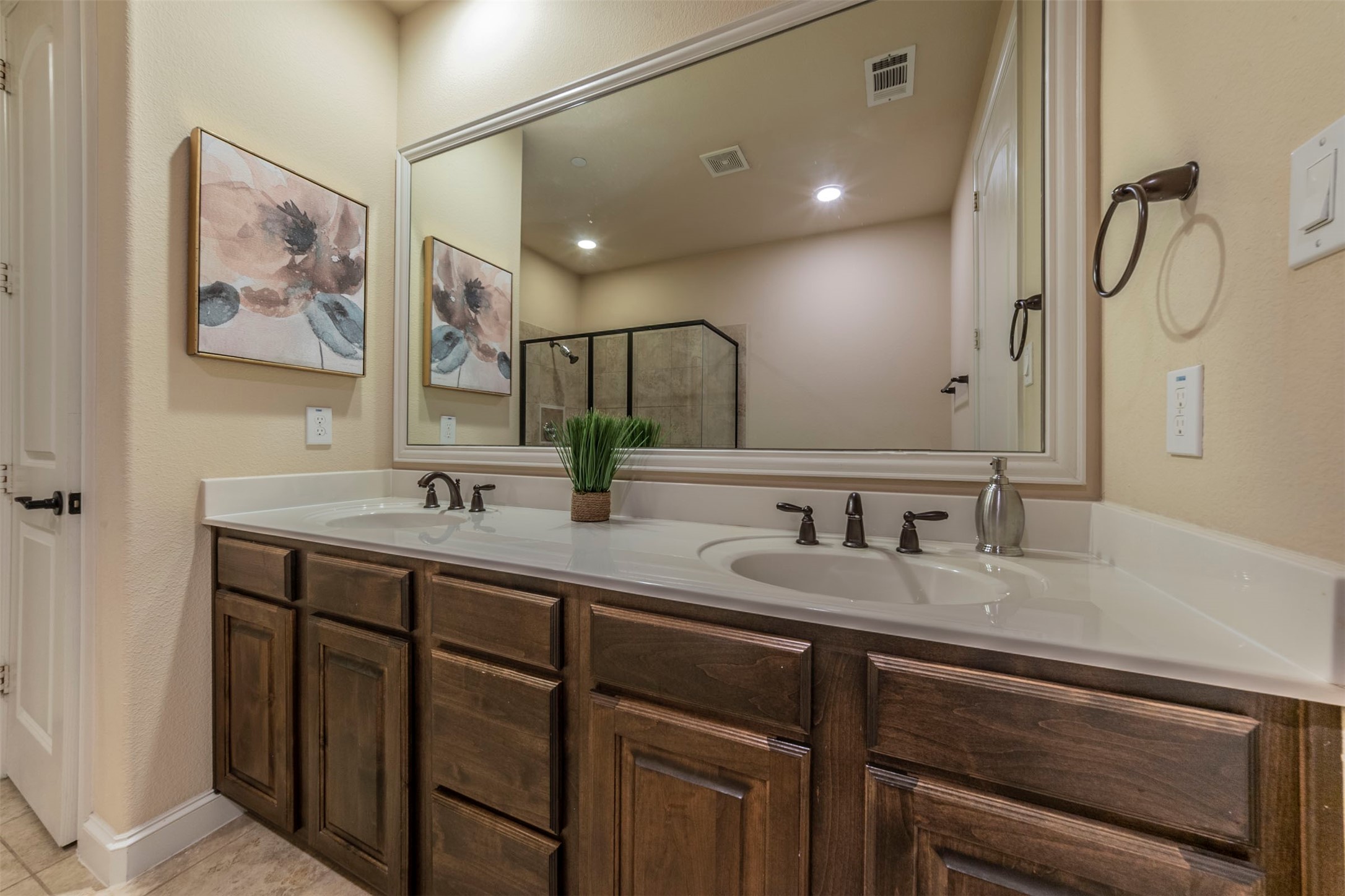 672 Arbol Irving TX 75039