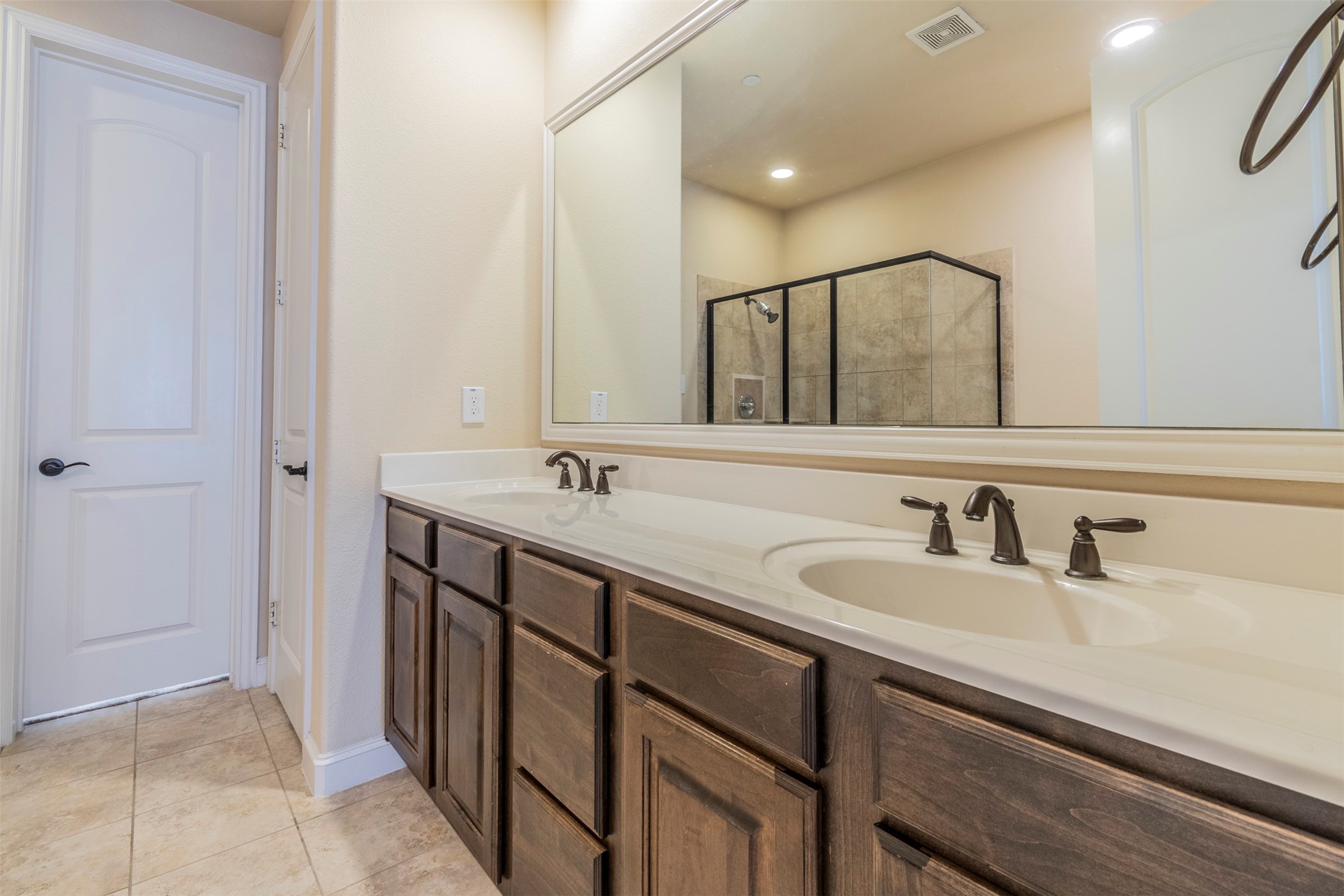 672 Arbol Irving TX 75039