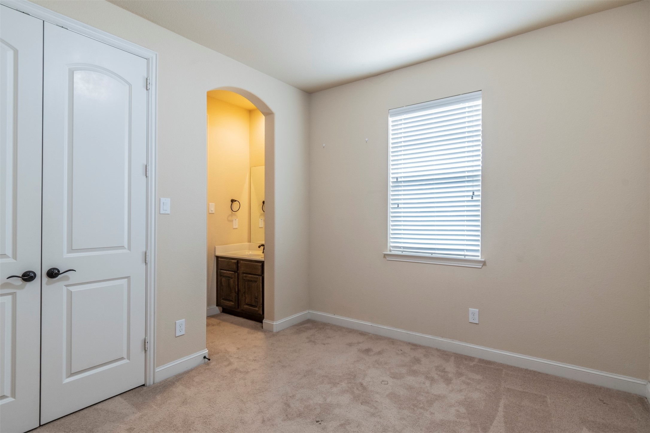 672 Arbol Irving TX 75039