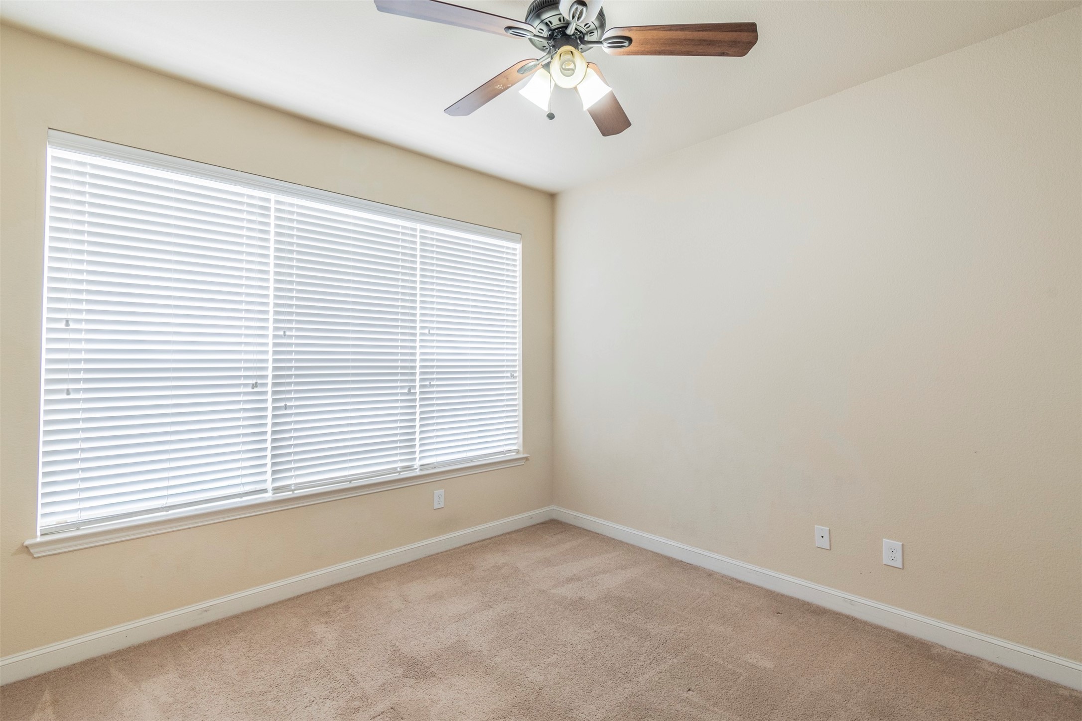 672 Arbol Irving TX 75039