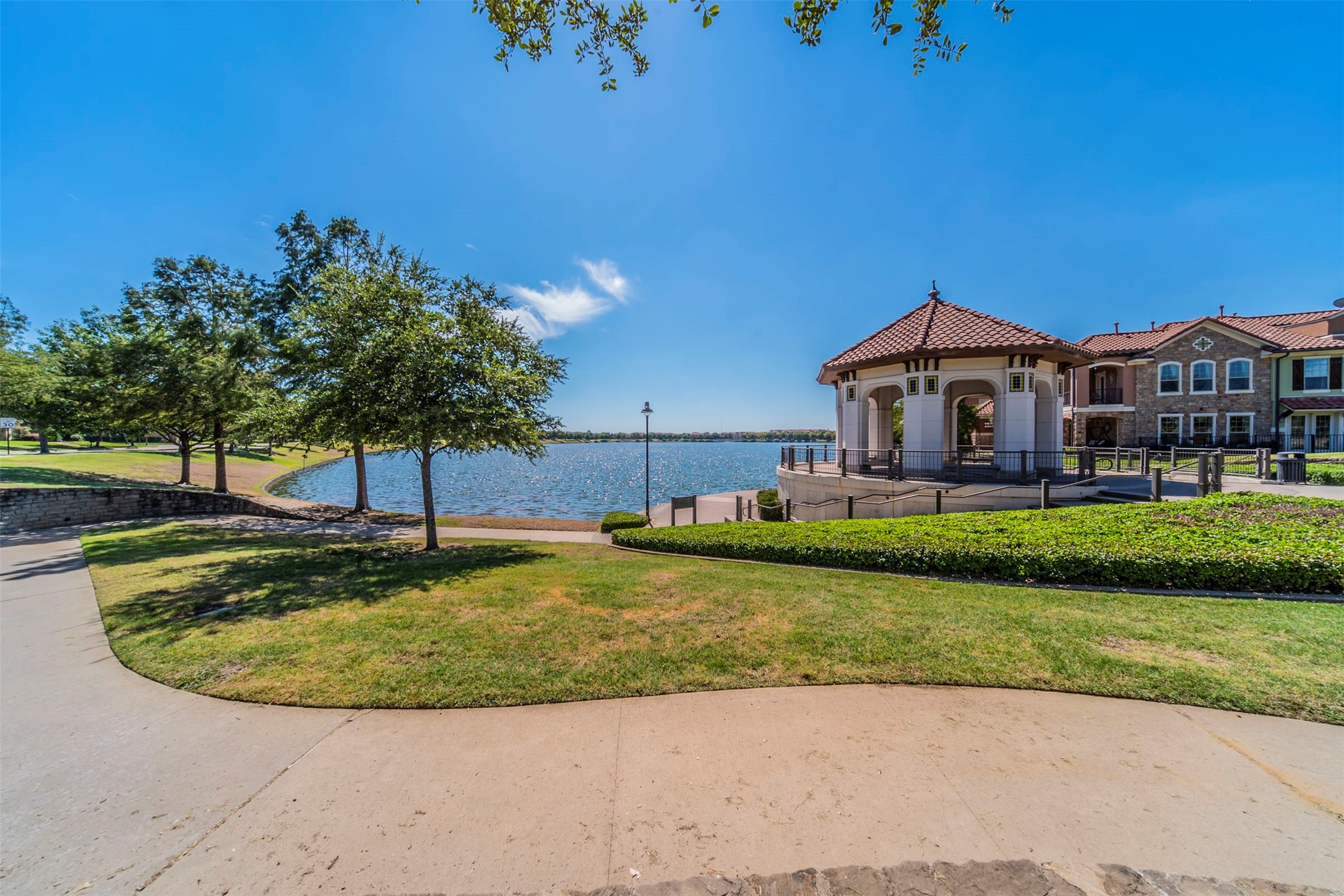 672 Arbol Irving TX 75039