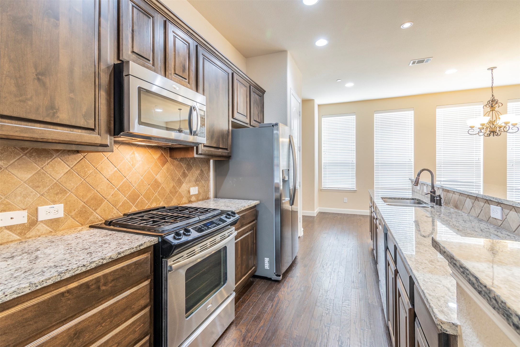 672 Arbol Irving TX 75039