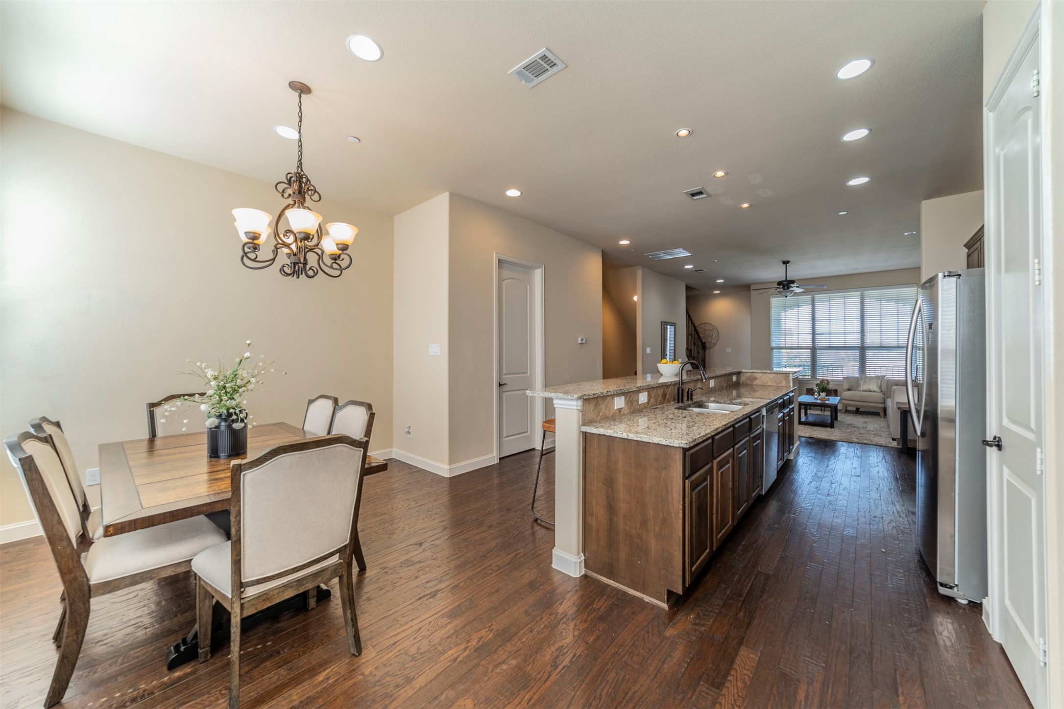 672 Arbol Irving TX 75039