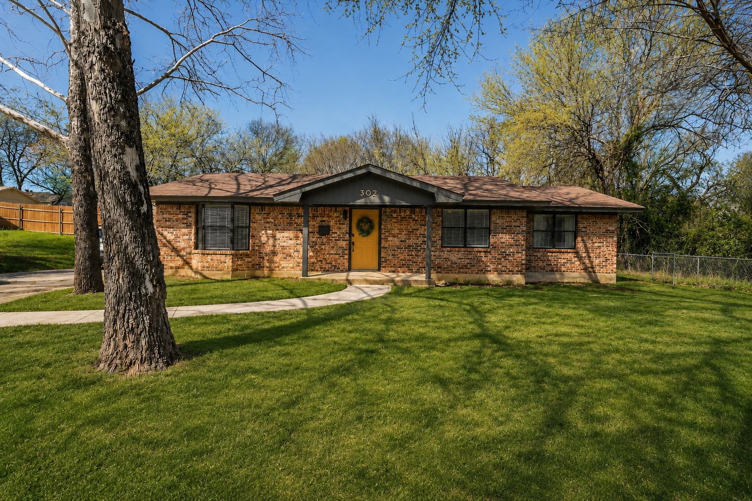 302 W Hale Avenue Decatur TX 76234