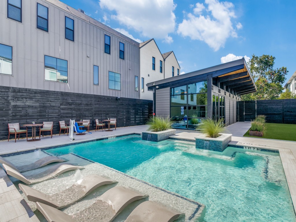 5609 Live Oak Street Dallas TX 75206