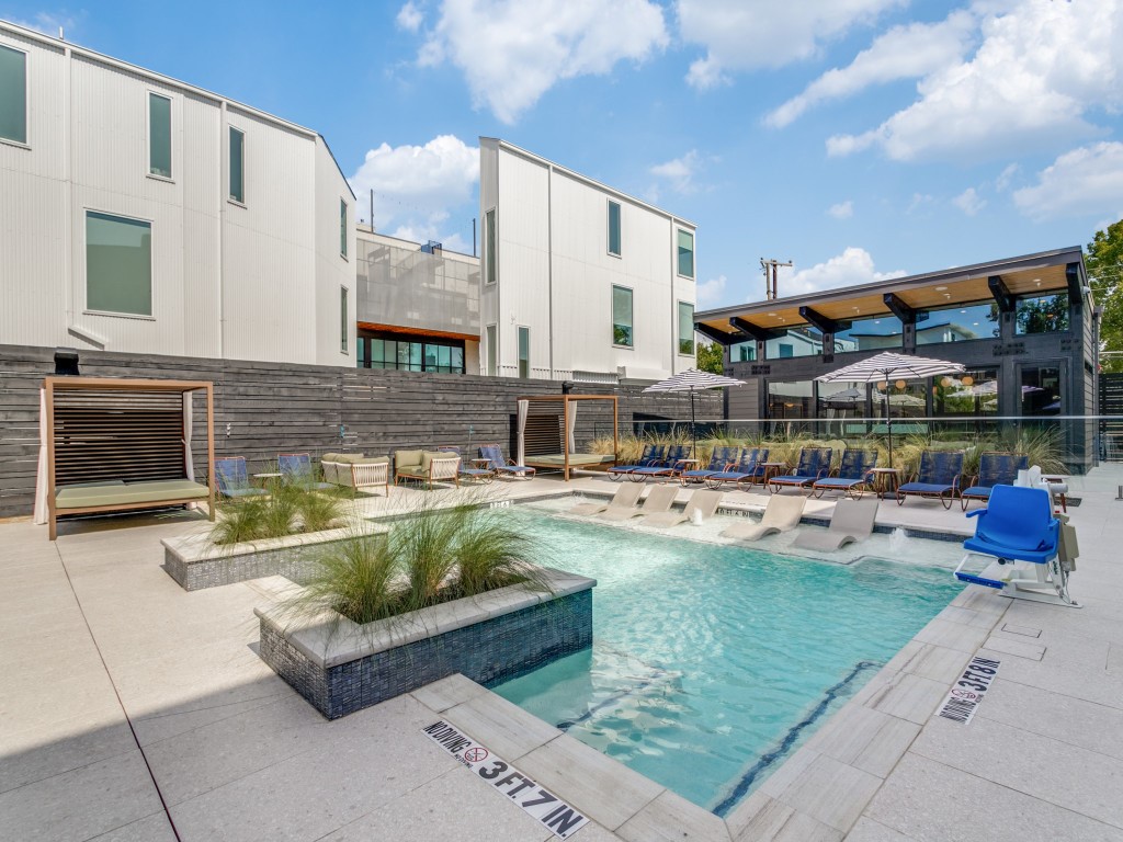 5609 Live Oak Street Dallas TX 75206