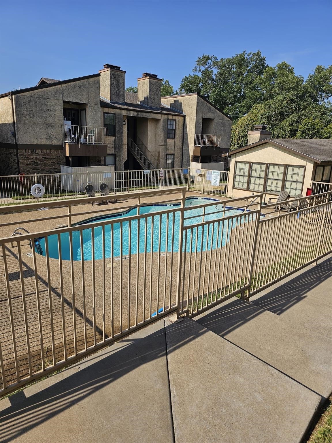 1728 Crest Point Drive Arlington TX 76012