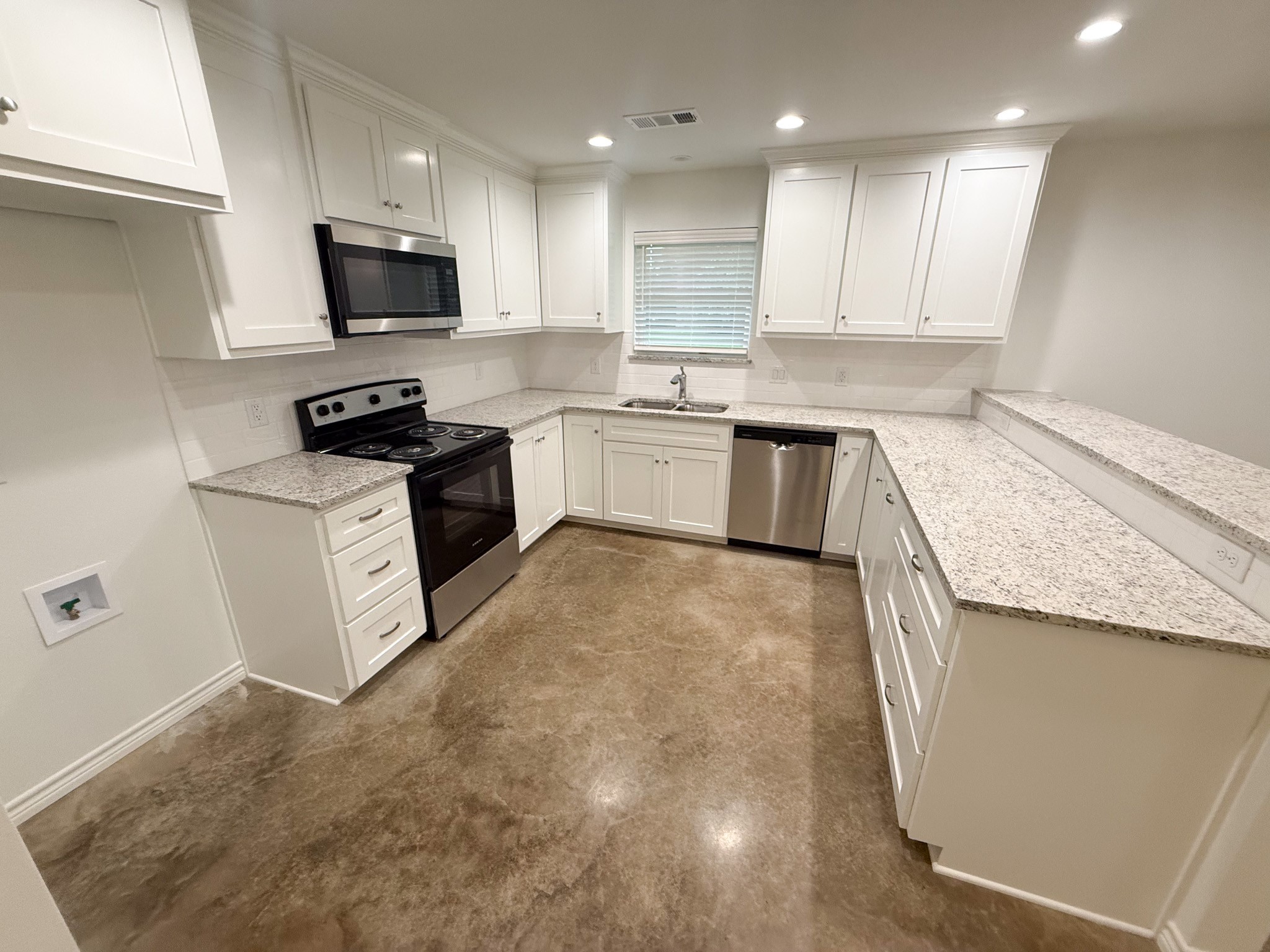 200 N Dallas Street Rice TX 75155