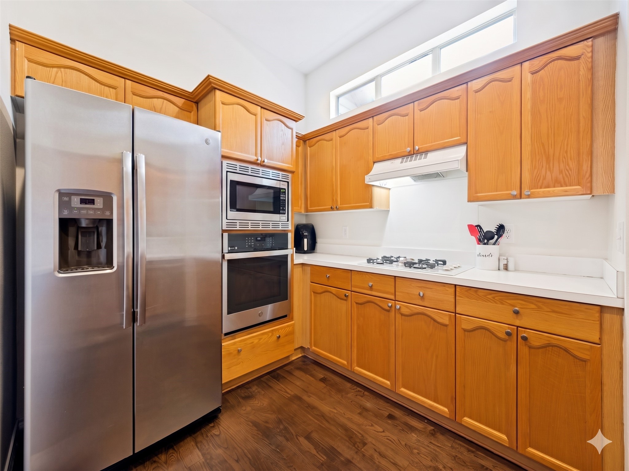 6072 Thursby Avenue Dallas TX 75252