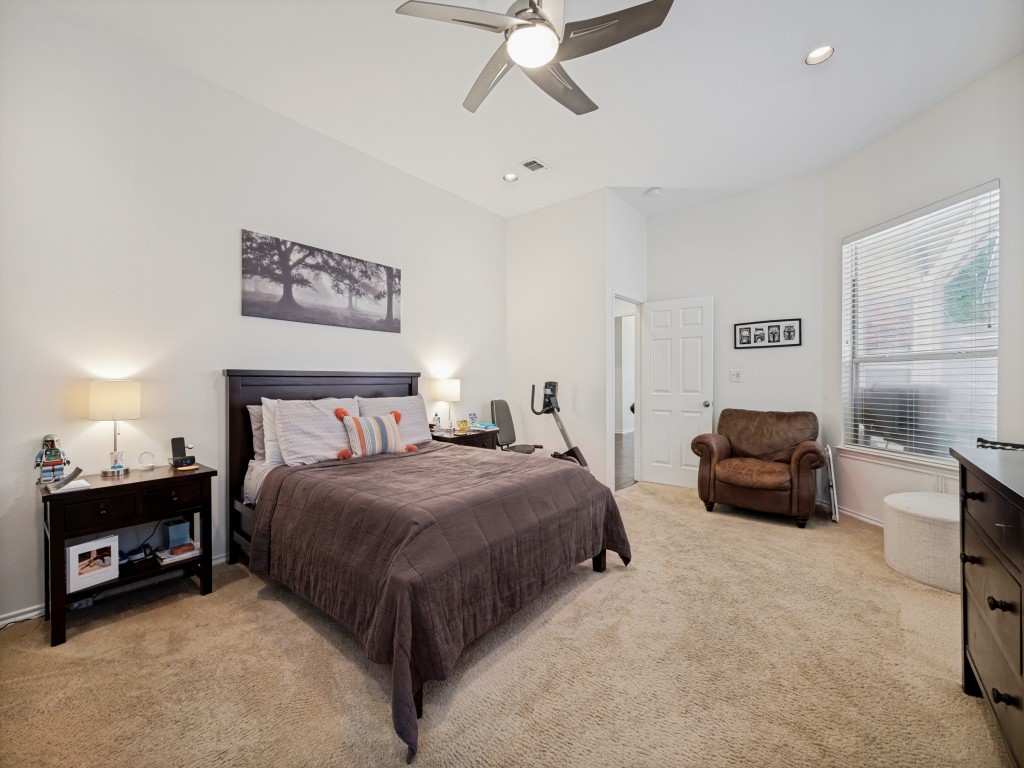 6072 Thursby Avenue Dallas TX 75252