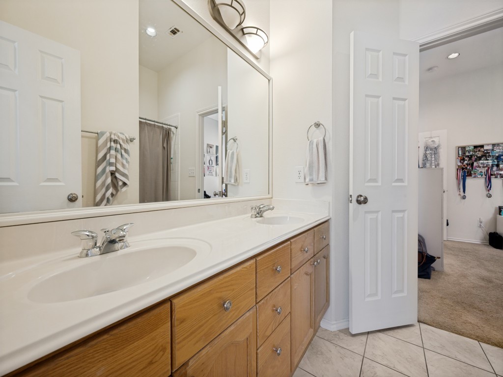 6072 Thursby Avenue Dallas TX 75252