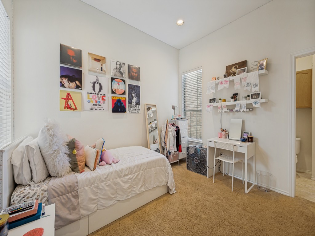 6072 Thursby Avenue Dallas TX 75252