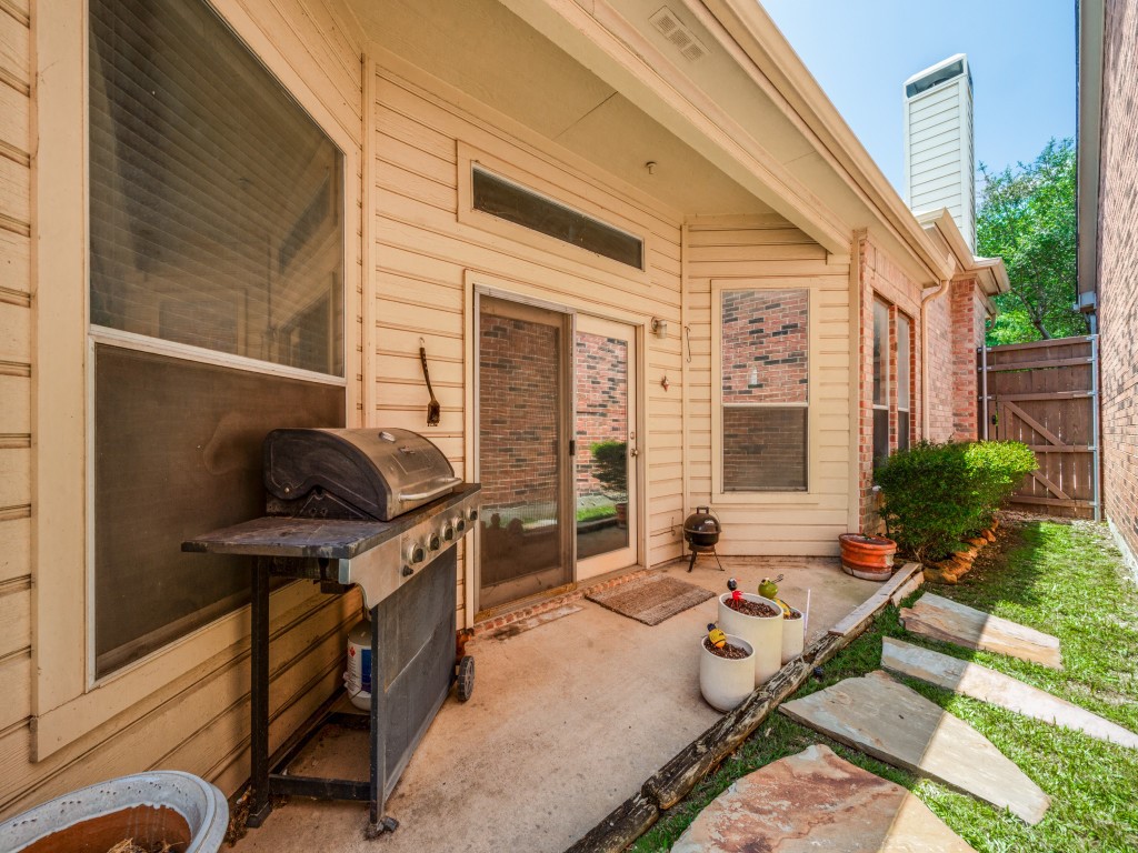 6072 Thursby Avenue Dallas TX 75252