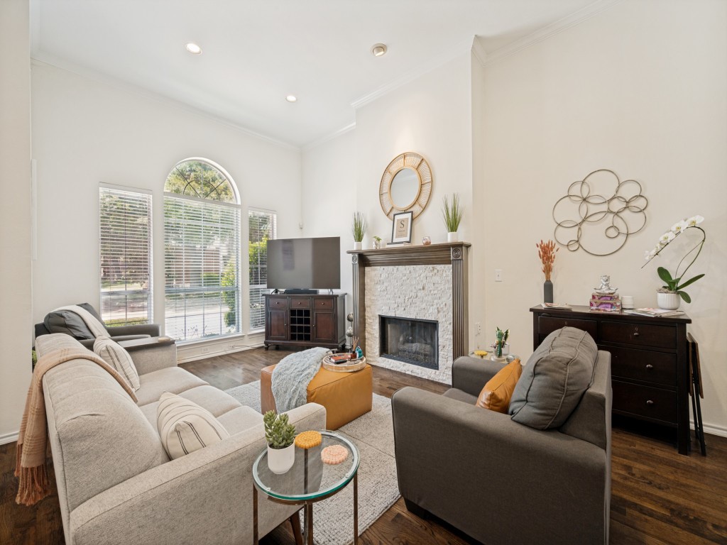 6072 Thursby Avenue Dallas TX 75252