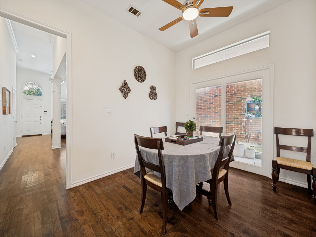 6072 Thursby Avenue Dallas TX 75252