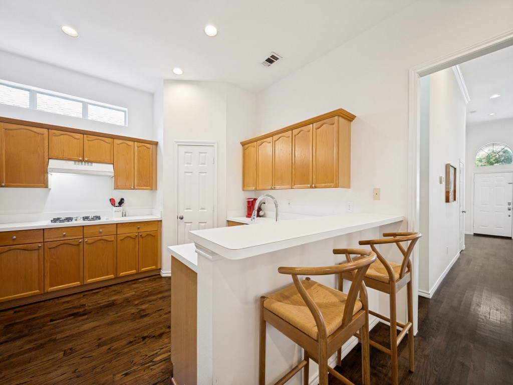 6072 Thursby Avenue Dallas TX 75252