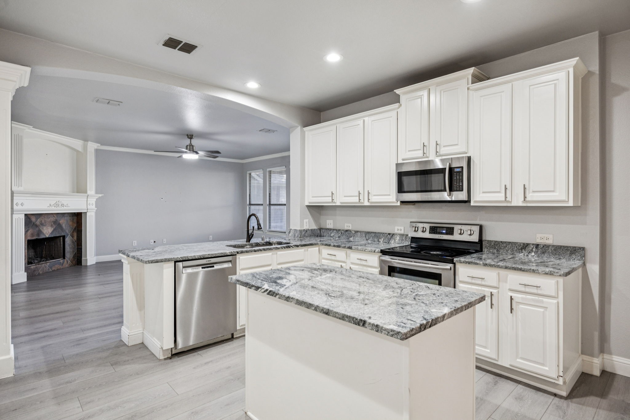 813 Lake Forest Trail Little Elm TX 75068