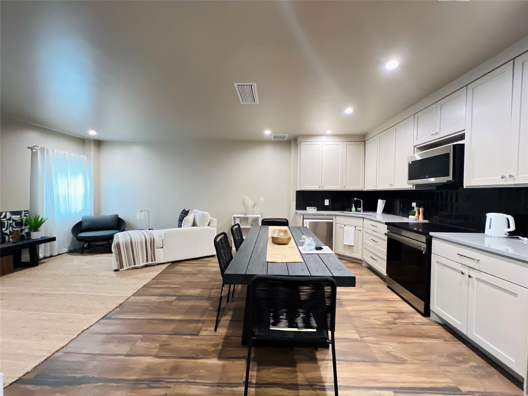 6211 W Northwest Highway Dallas TX 75225