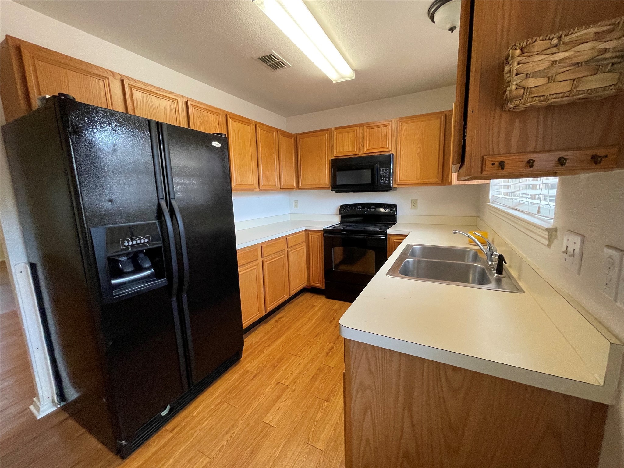 27 E Mountain Creek Court Grand Prairie TX 75052