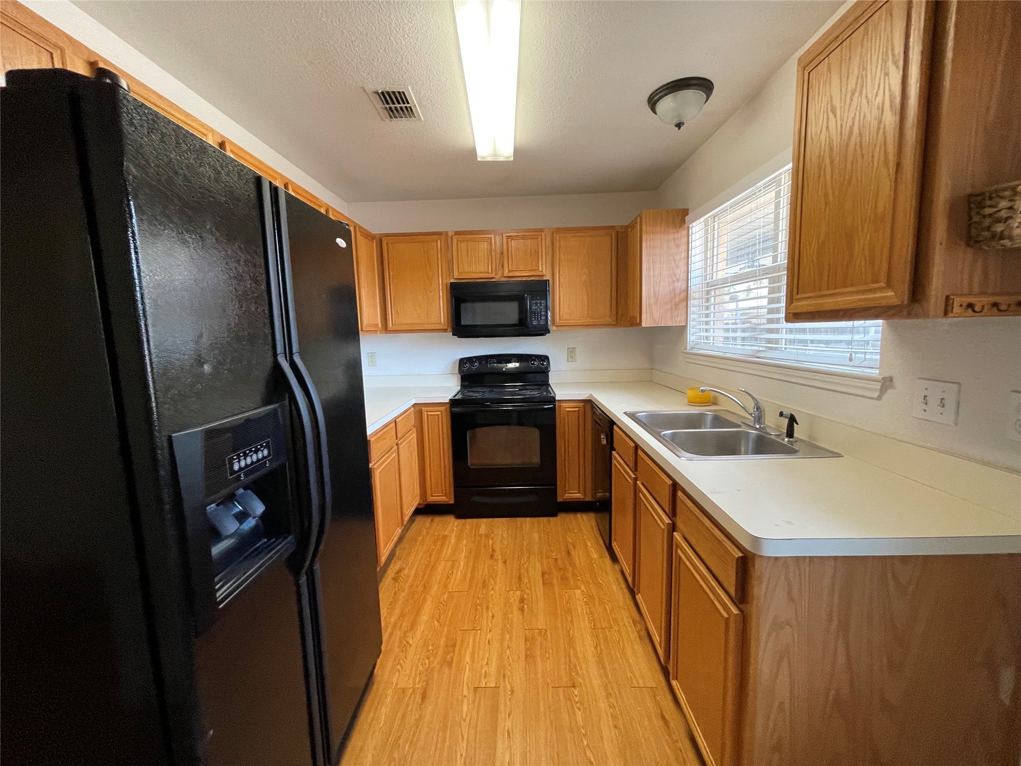 27 E Mountain Creek Court Grand Prairie TX 75052