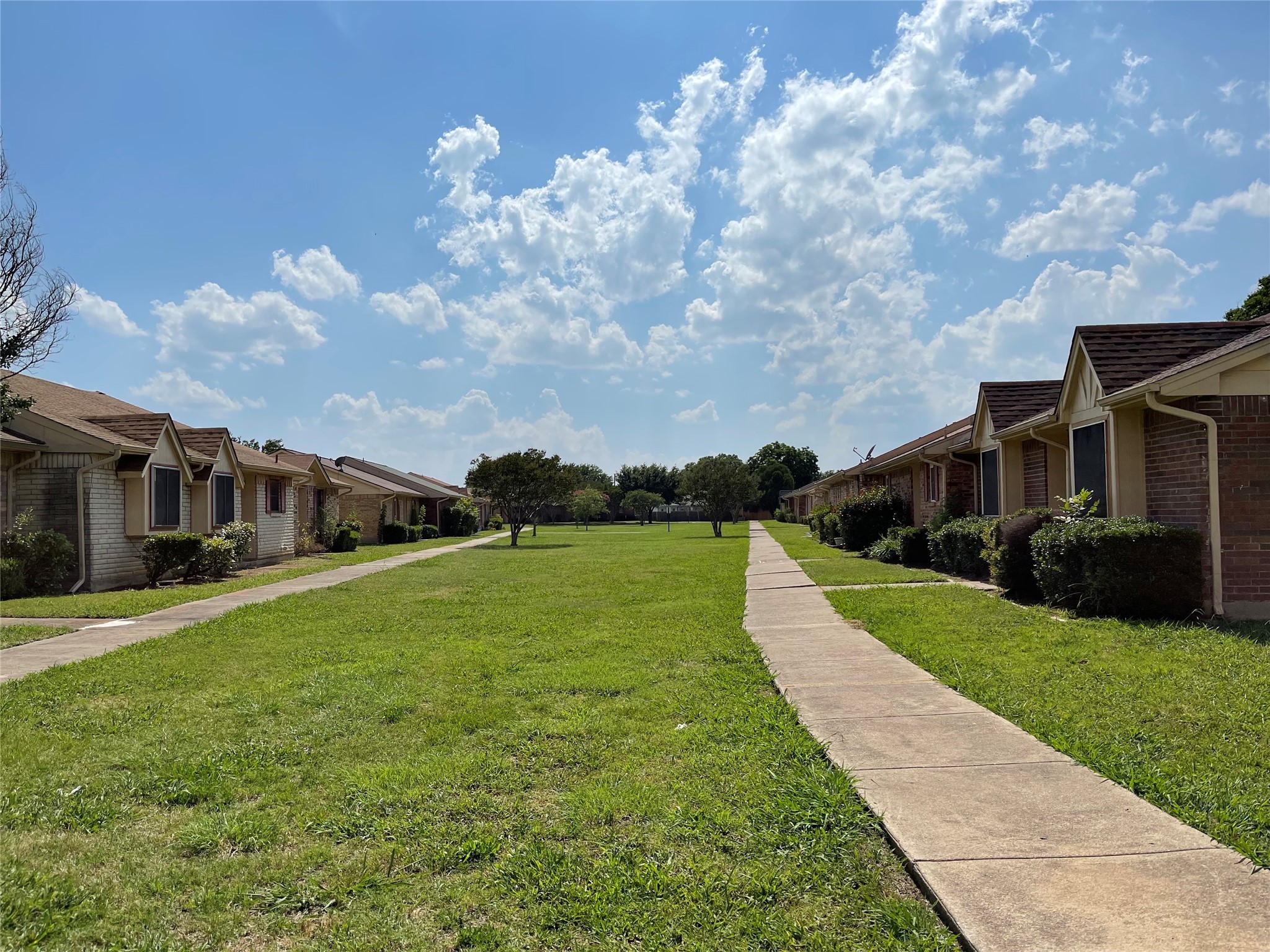 27 E Mountain Creek Court Grand Prairie TX 75052