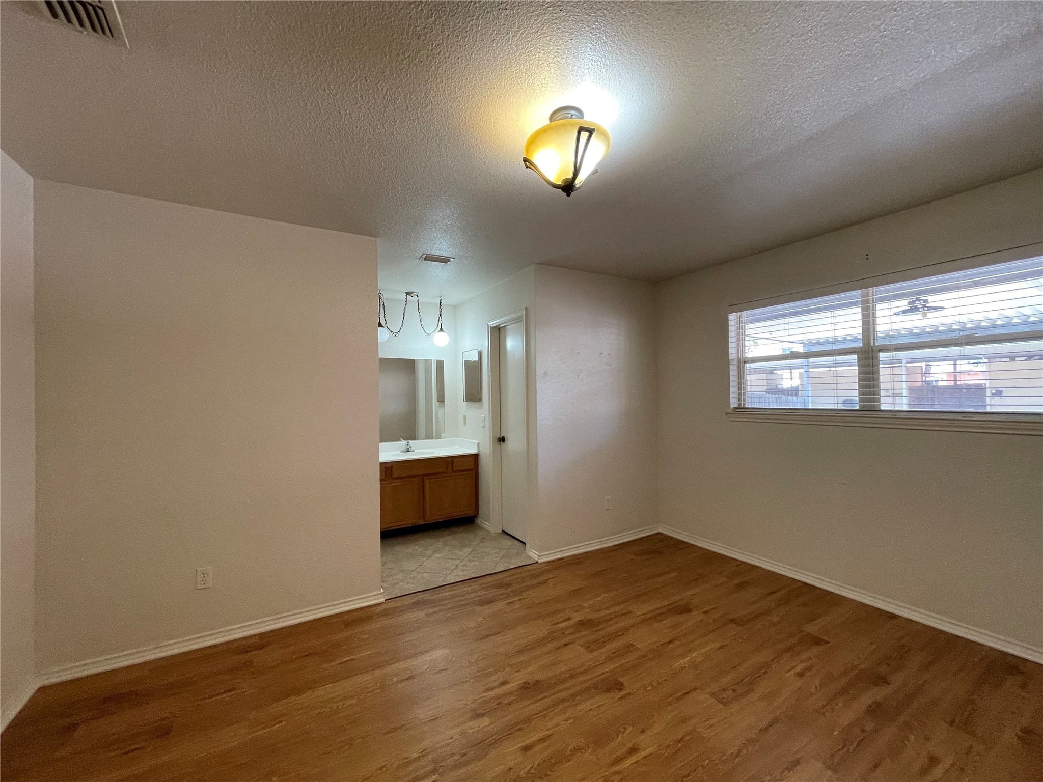 27 E Mountain Creek Court Grand Prairie TX 75052