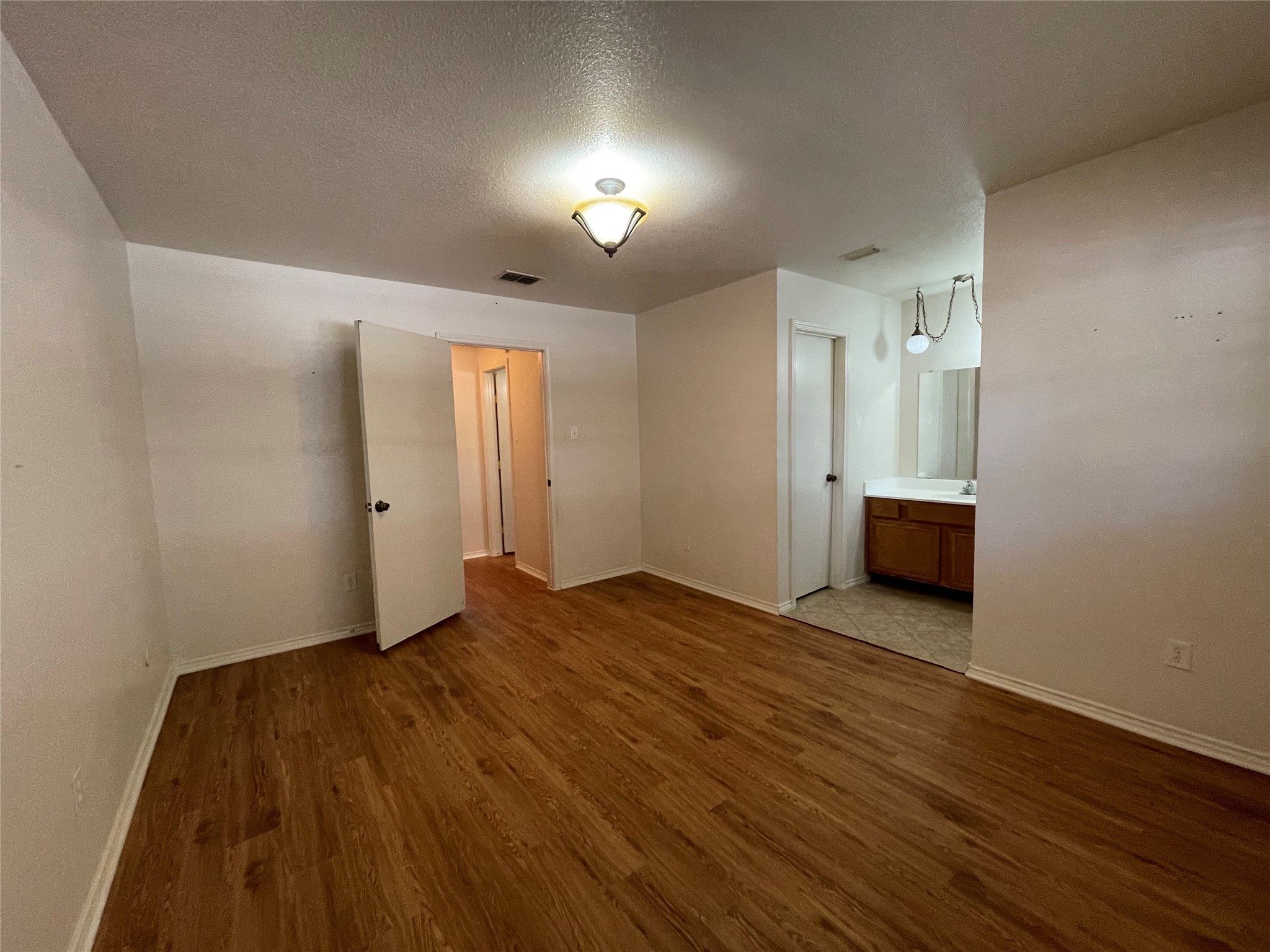27 E Mountain Creek Court Grand Prairie TX 75052