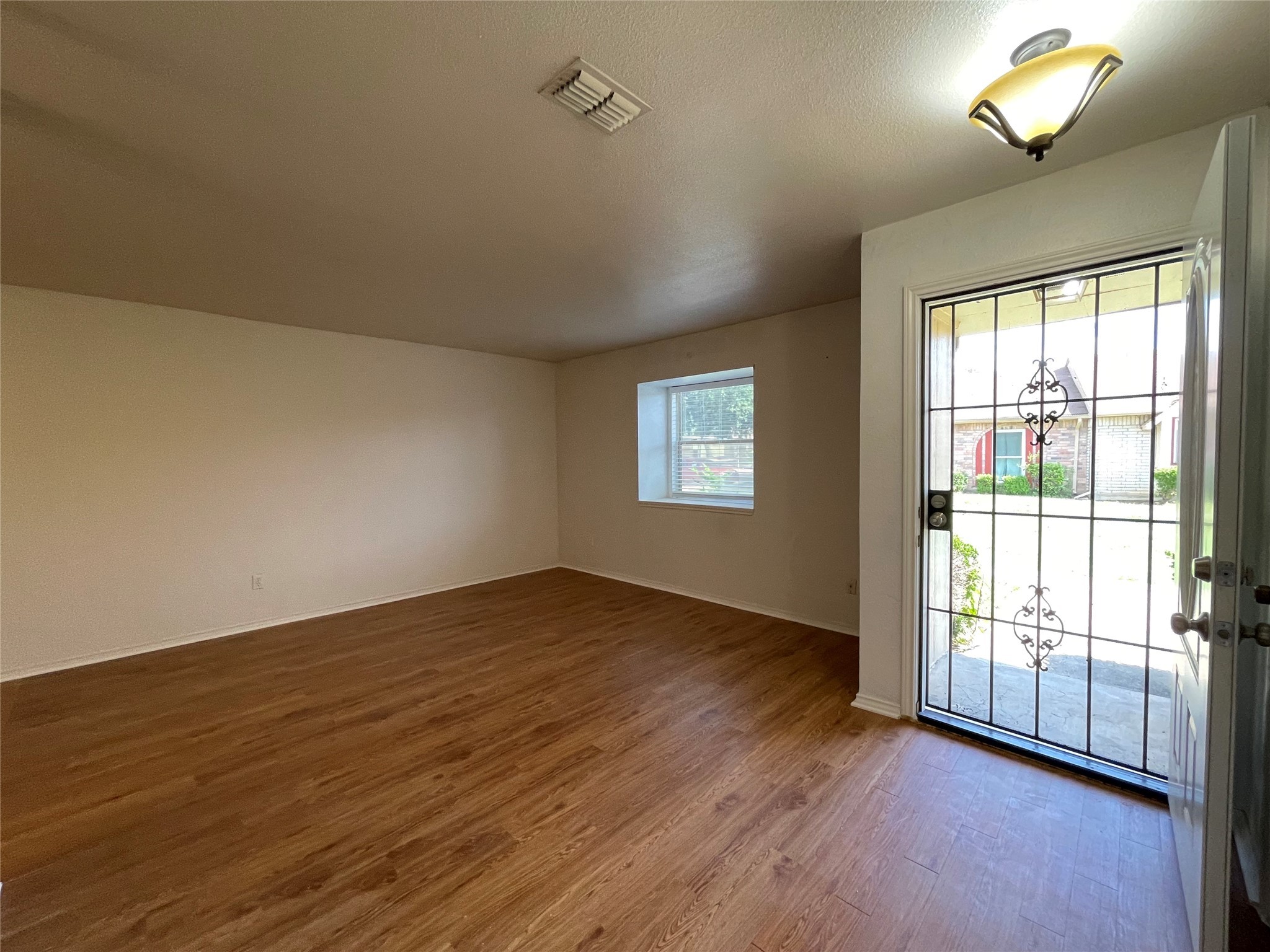 27 E Mountain Creek Court Grand Prairie TX 75052