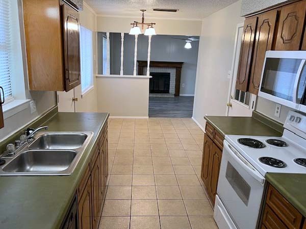 806 Phillips Drive Ennis TX 75119