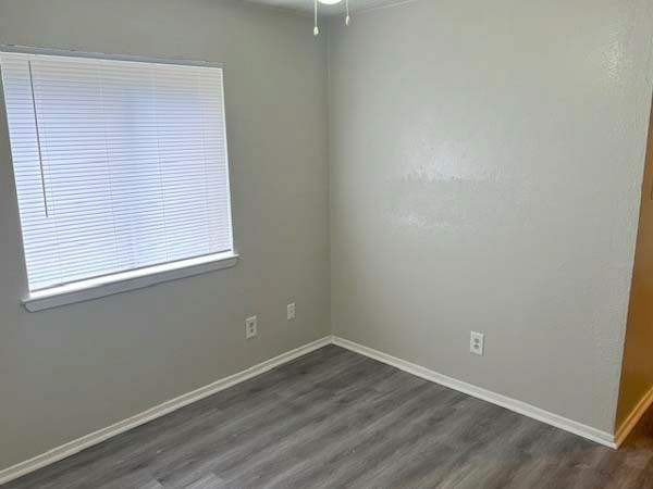 806 Phillips Drive Ennis TX 75119