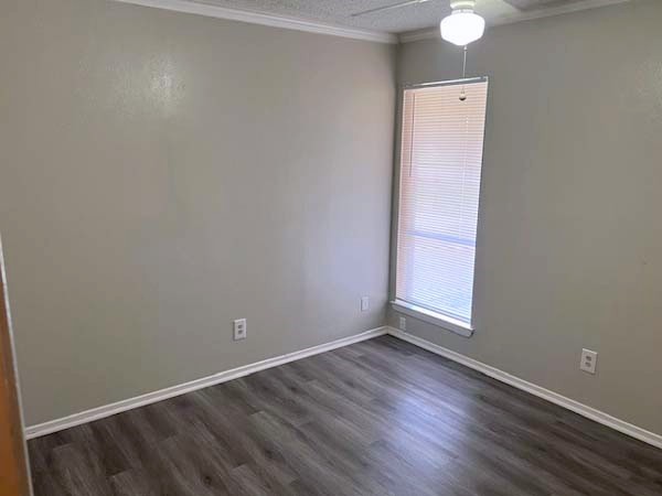 806 Phillips Drive Ennis TX 75119